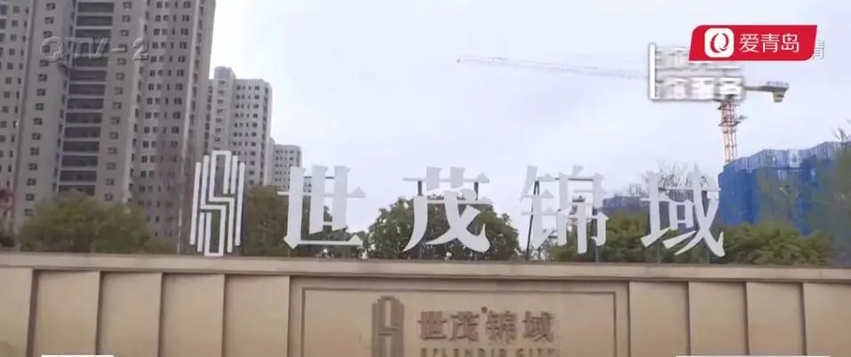 DƬ